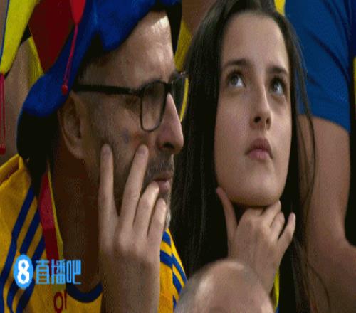 比赛好看人也好看看台一位忧郁的罗马尼亚女球迷