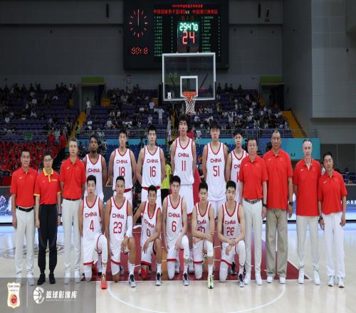 媒体人：因外出成绩不理想中国男篮可能在8月中旬还要再集中训练