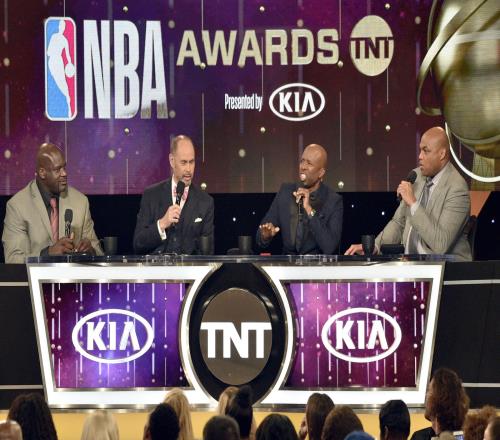 记者：TNT体育可能起诉NBA亚马逊合同价格是每年19.3亿美元