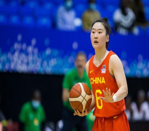 新疆新闻：女篮国手武桐桐将加盟新疆上赛季在山西场均10.9分